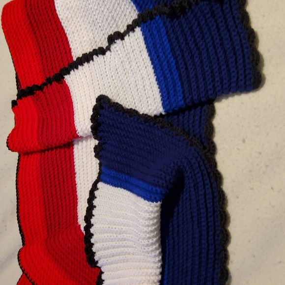 Patriotic Shoulder Wrap - Picture 4 of 5